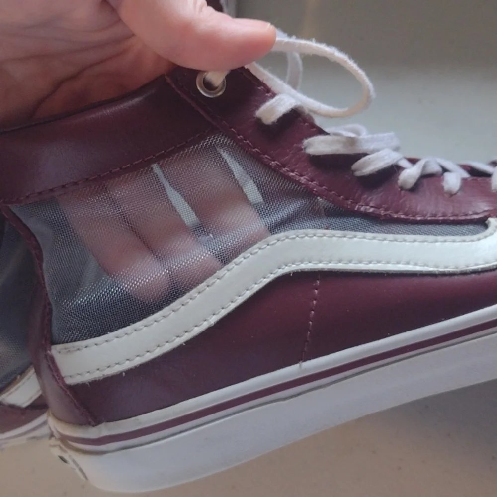 Burgundy Metal mash women’s 7.5 high top vans Men's 6